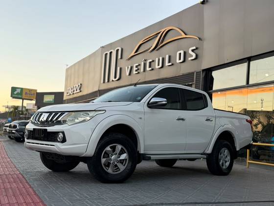 MITSUBISHI L200 TRITON 2.4 16V TURBO DIESEL SPORT GLS CD 4P 4X4 AUTOMÁTICO MITSUBISHI L200 TRITON 2.4 16V TURBO DIESEL SPORT GLS CD 4P 4X4 AUTOMÁTICO